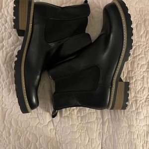 Slip On Chelsea Boots